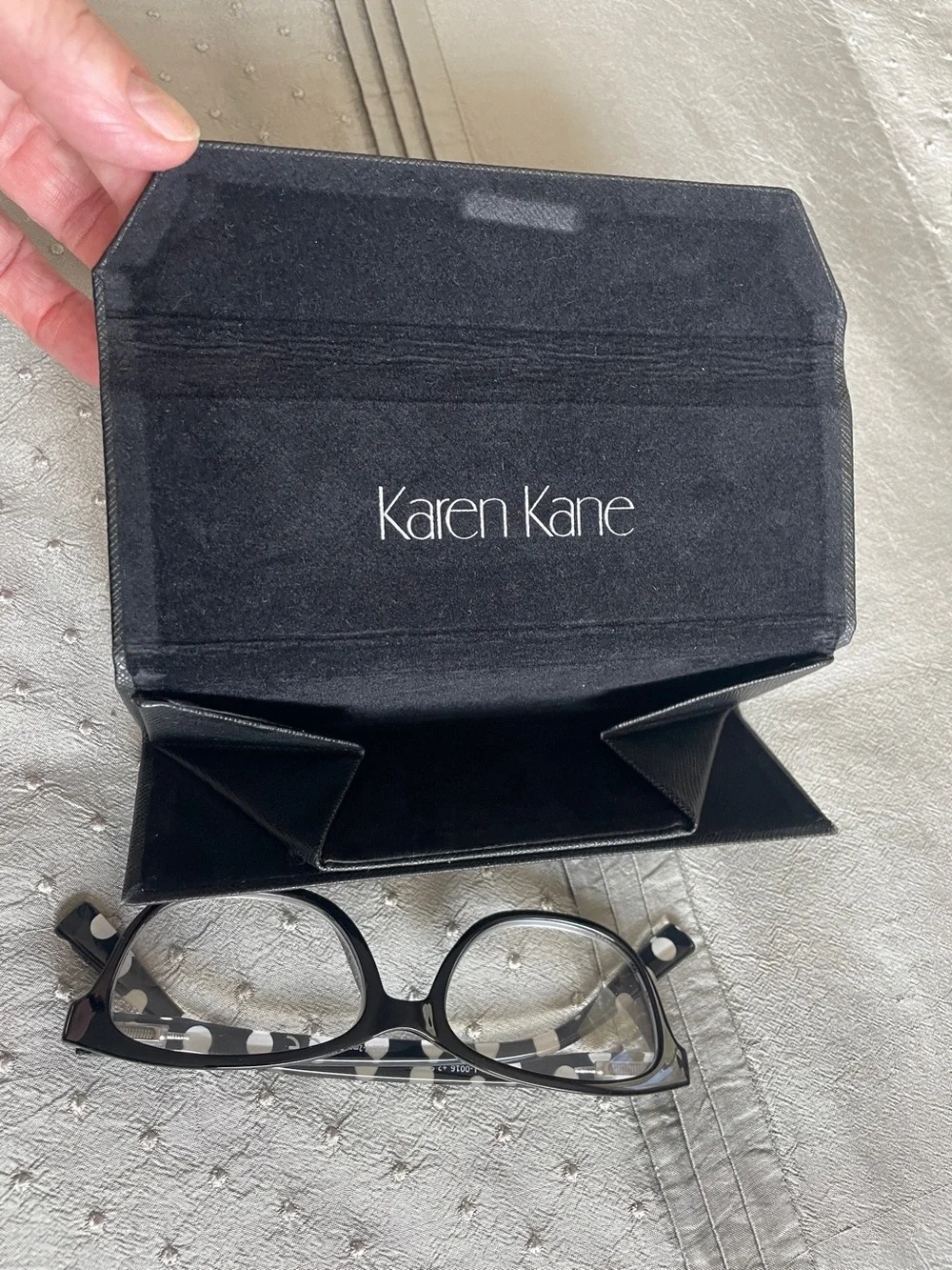 Karen Kane Triangular Foldable Black Glasses Case